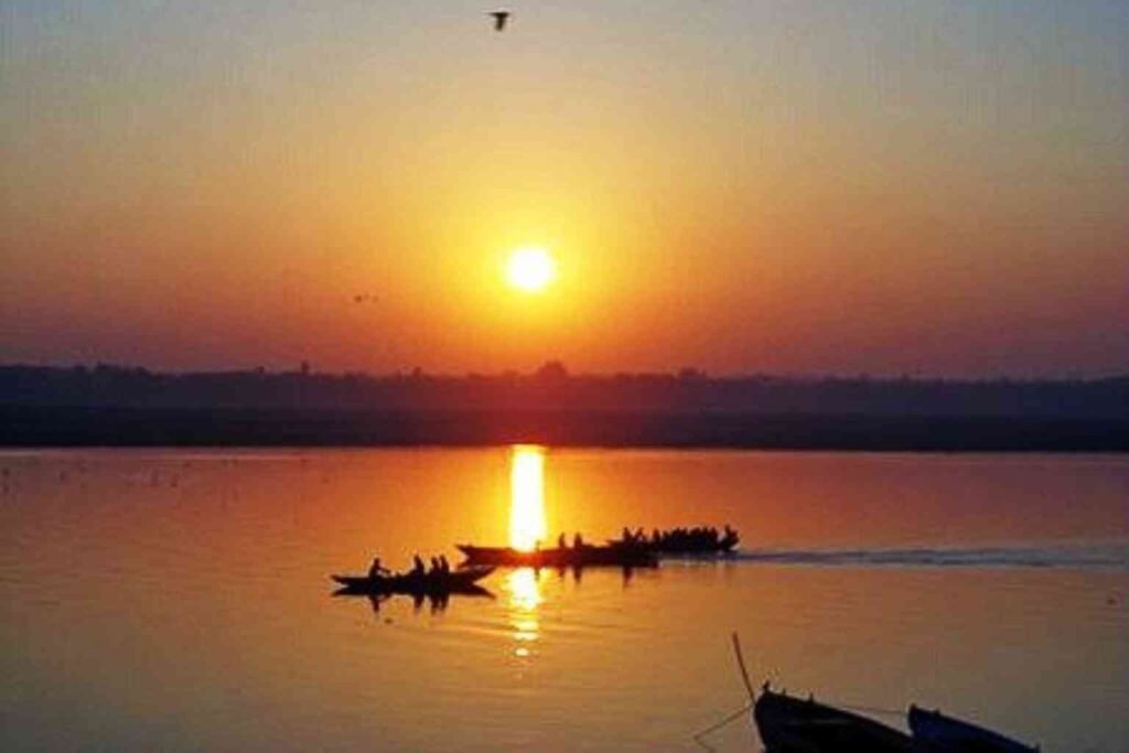 City Wake Up at Sunrise