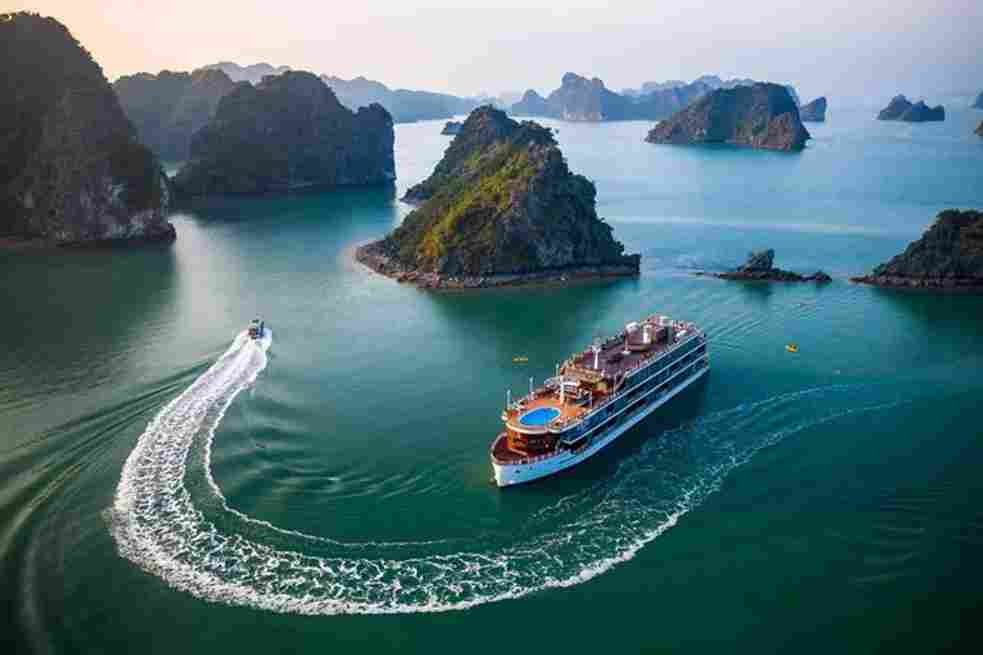 Cruise Through Ha Long Bay