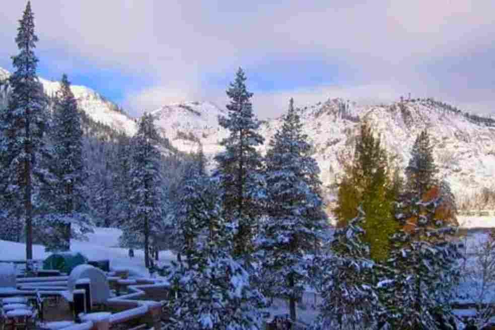 Snow Viewpoint Lansdowne