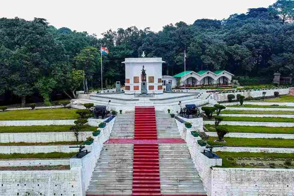 War Memorial Lansdowne